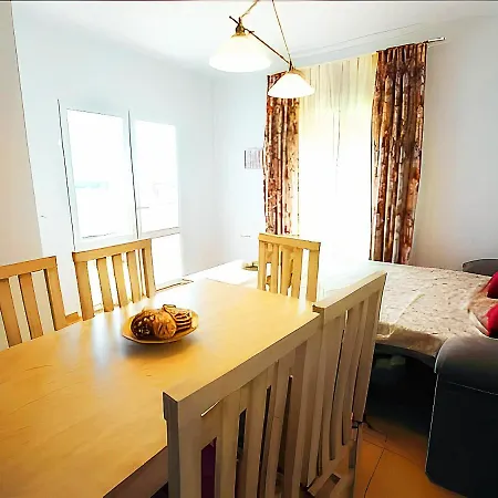 Apartament *